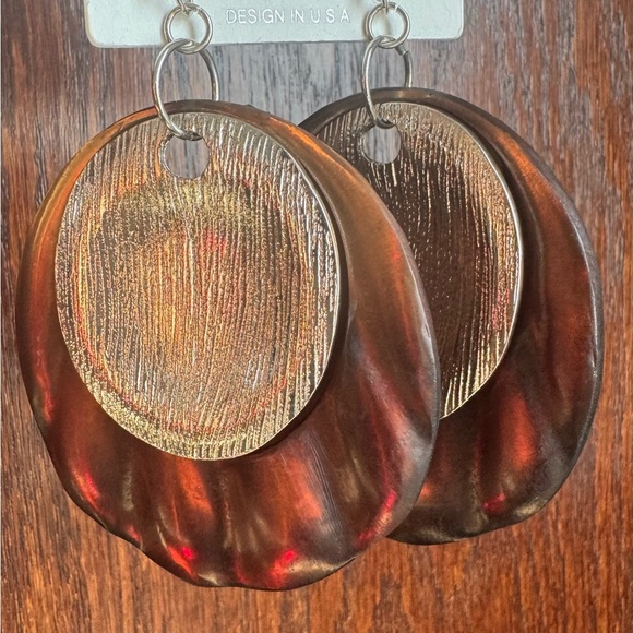 Mixed Metal (brown and silver) Fishhook Earrings
(New) - Picture 3 of 3